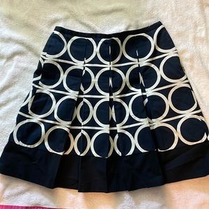 Ann Taylor navy and white 4 petite skirt